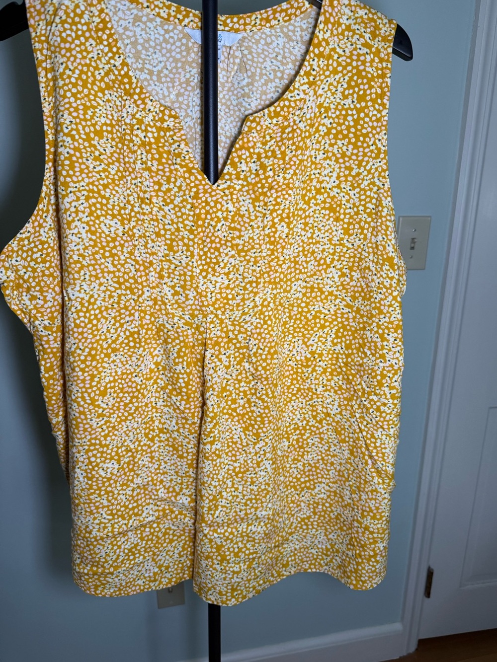 Croft & Barrow Plus Size 2X Mustard Yellow Floral Sleeveless Rayon Blouse